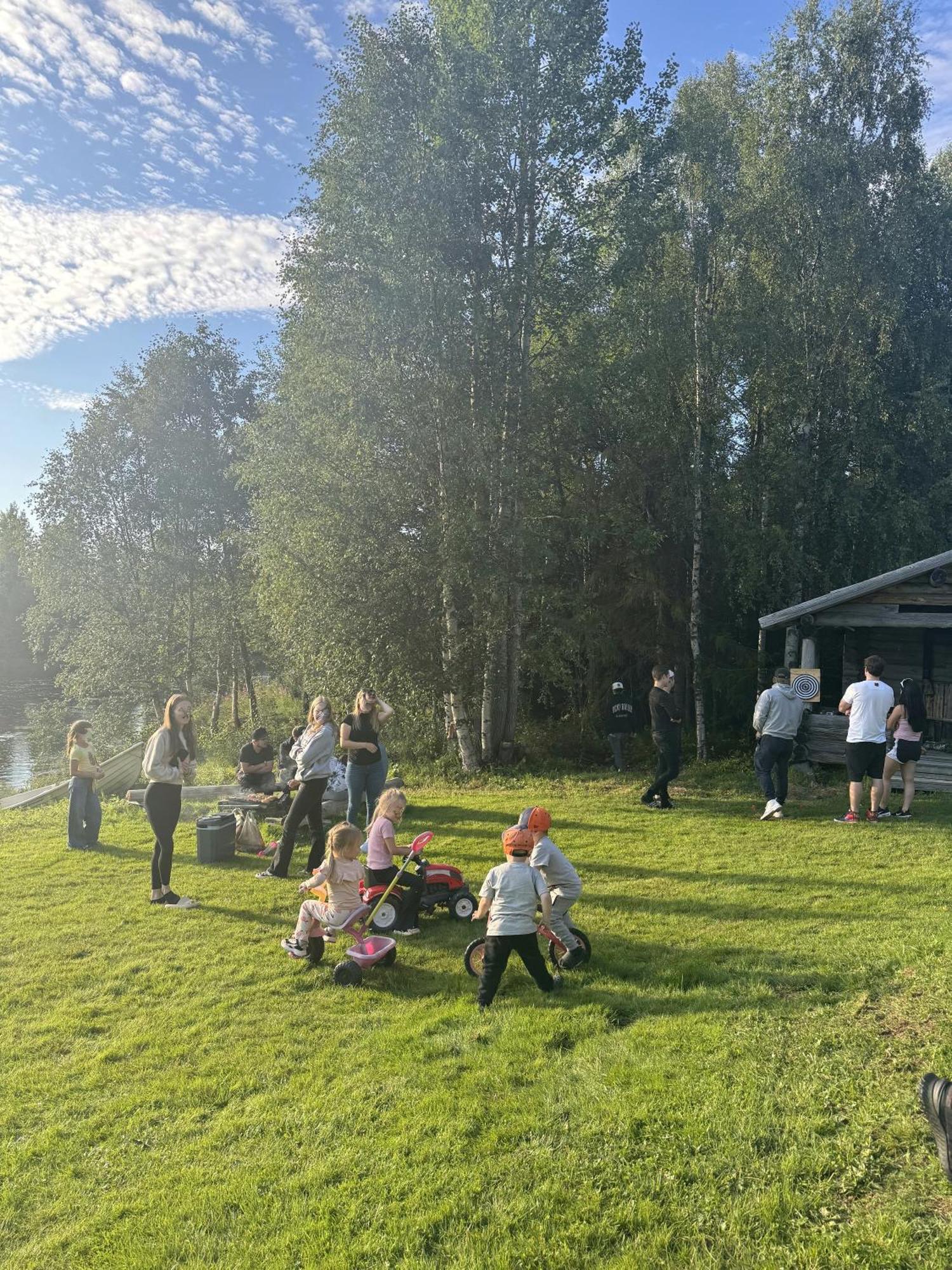 Lapin Villa Hiisi Joen Rannalla Ranua Esterno foto